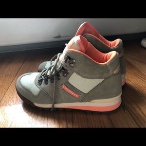 Merrell • NWOT • Retro hiking boots